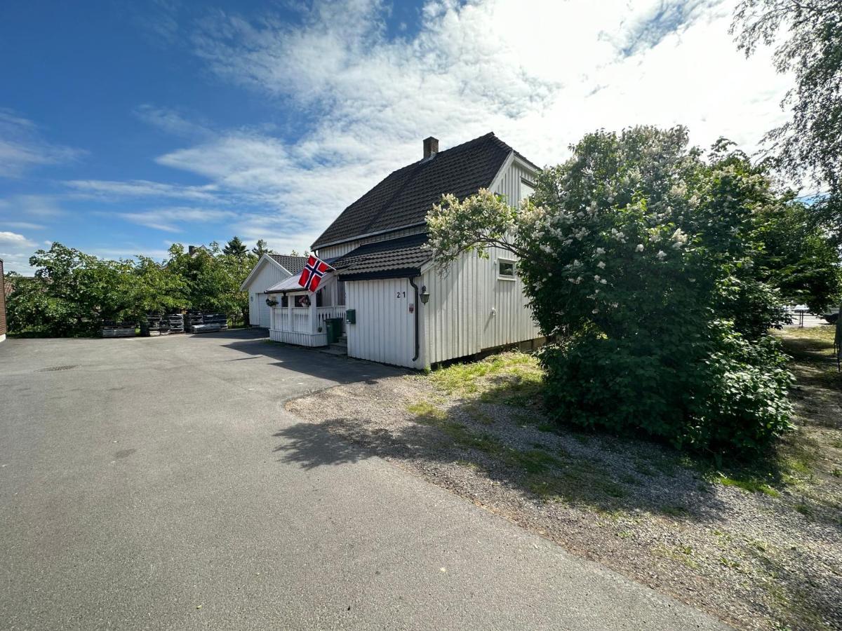 Oslo House, Nedre Kjellerstuvei, First Floor, Twin Room Лиллештром Экстерьер фото